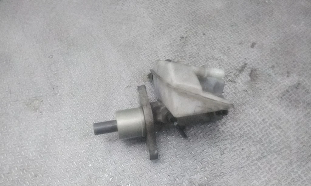 Master brake cylinder – Ford Focus C-MAX (2003-2010)