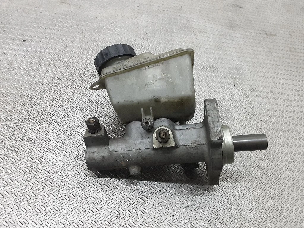 Master brake cylinder – Volvo S80 (1999-2003)