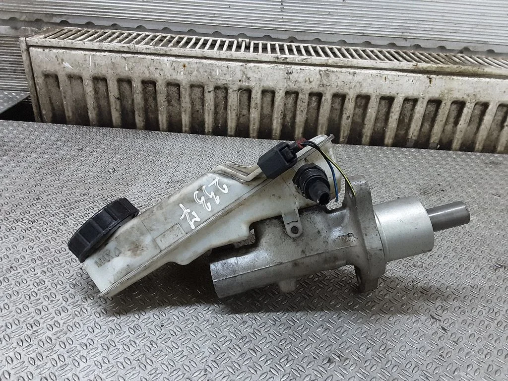 Master brake cylinder – Ford Focus C-MAX (2003-2010)