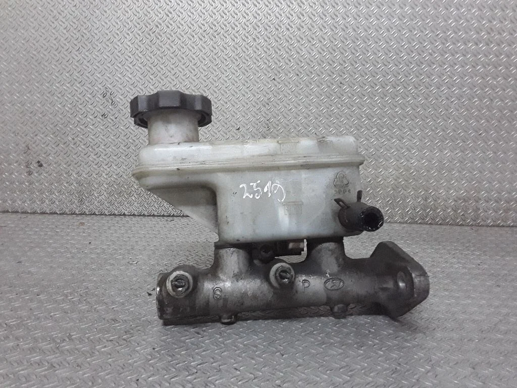 Master brake cylinder BM111059A