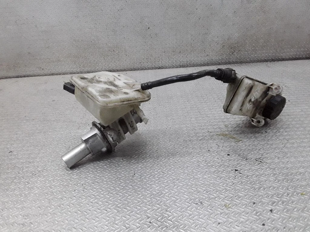 Master brake cylinder – Citroen C4 I (2004-2010)