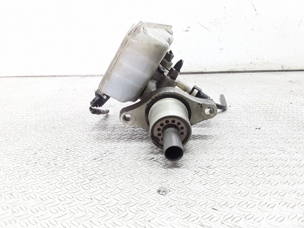Master brake cylinder – Volvo V50 (2004-2007)