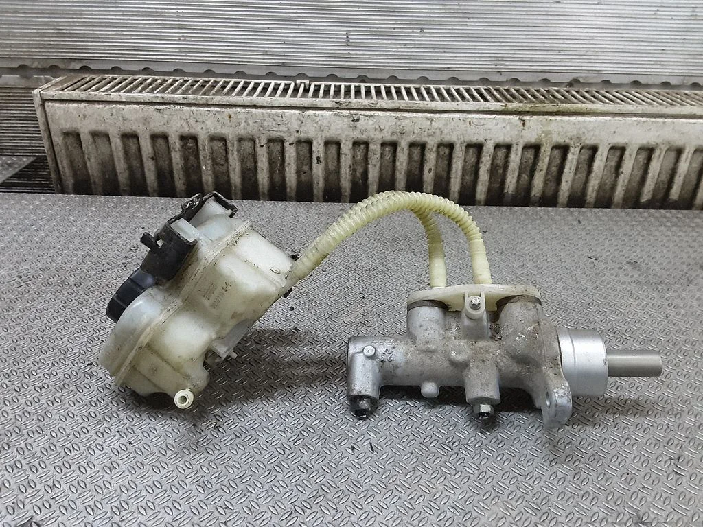 Piduri peasilinder 320671641