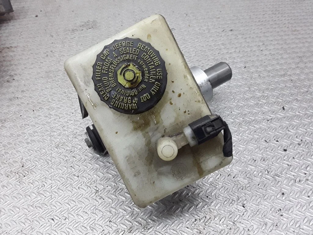 Master brake cylinder A220430002