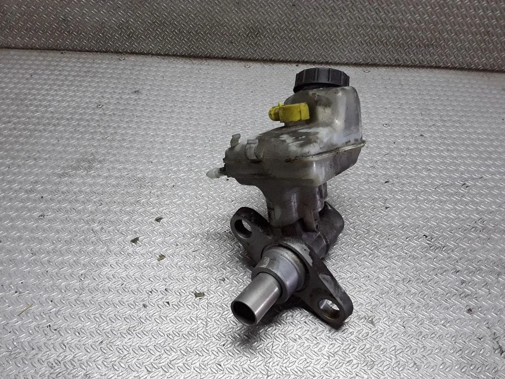 Master brake cylinder 03350890501