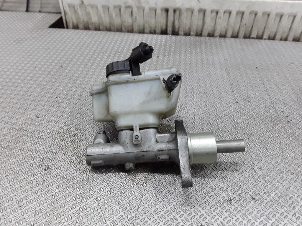 Master brake cylinder 1K1611301C