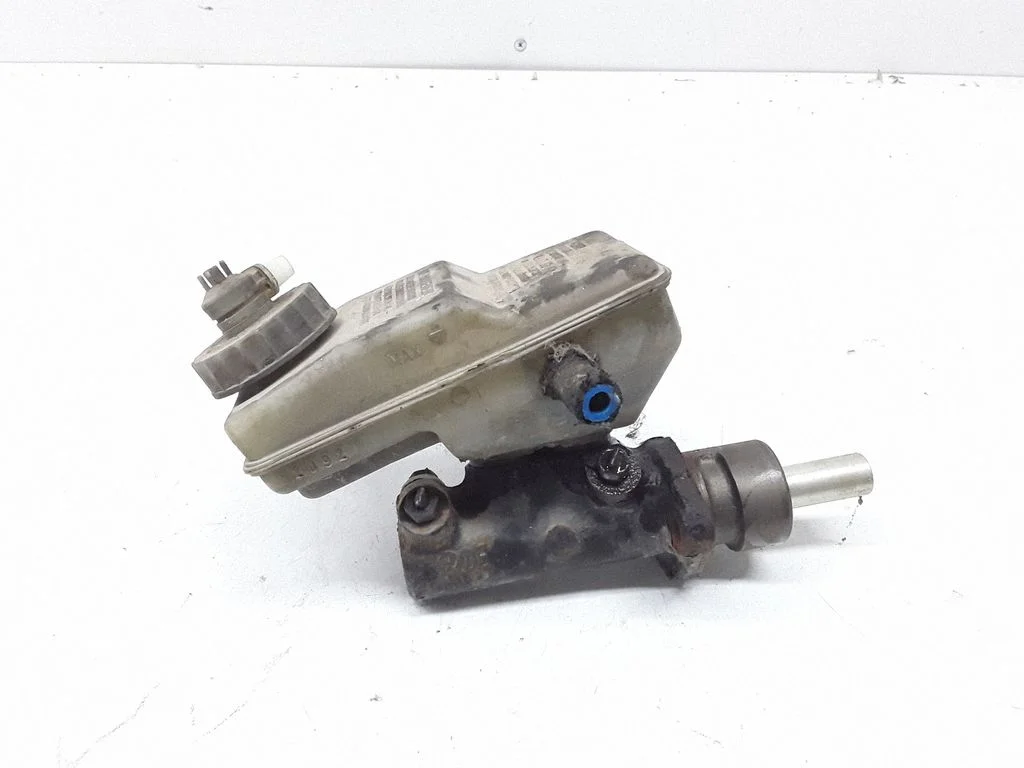 Master brake cylinder