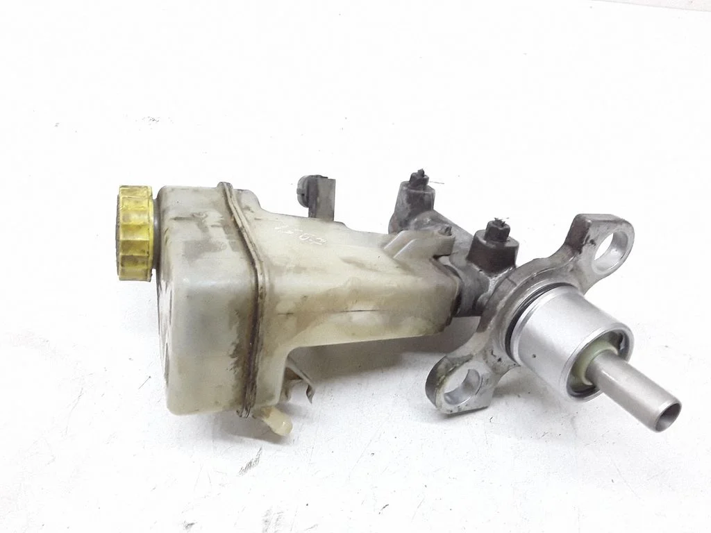 Master brake cylinder