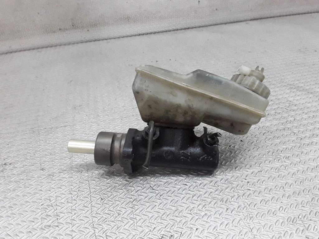 Pompa hamulcowa 701611303C