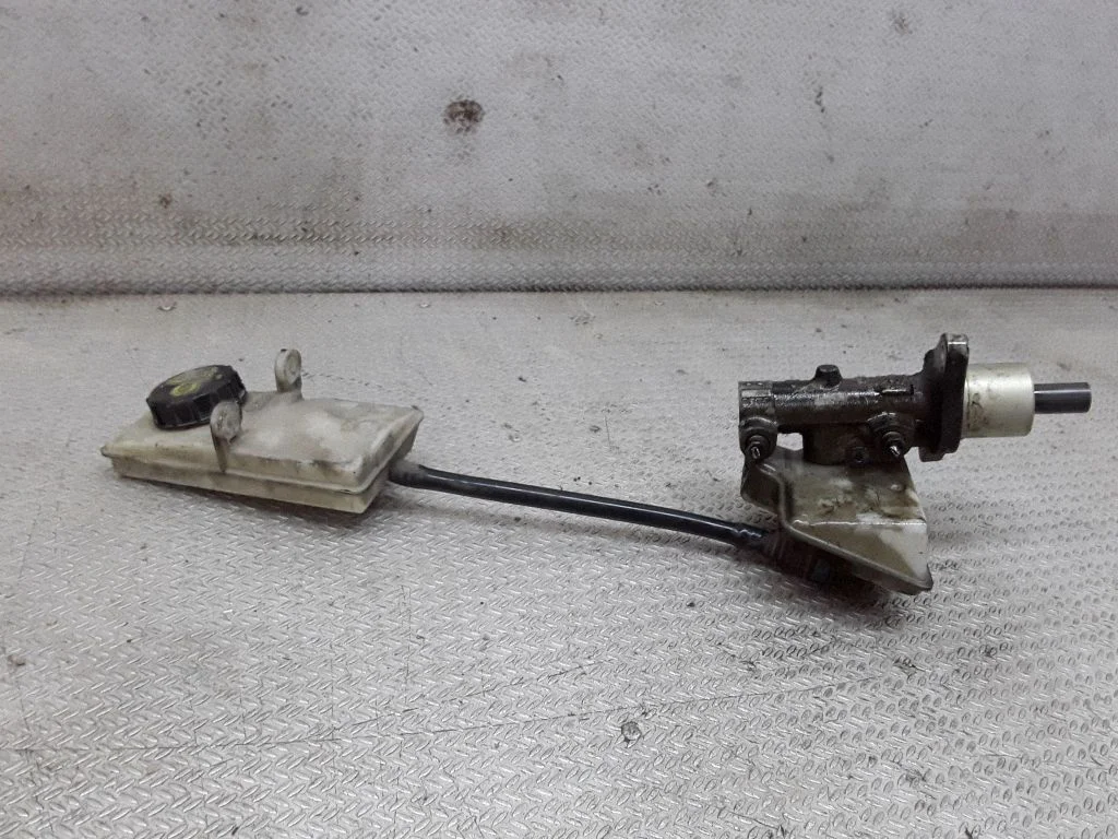Master brake cylinder – Ford Focus C-MAX (2003-2010)
