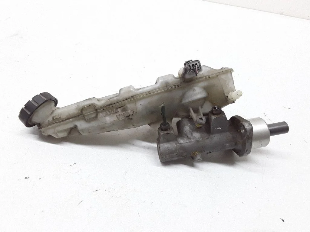 Master brake cylinder 8200129957
