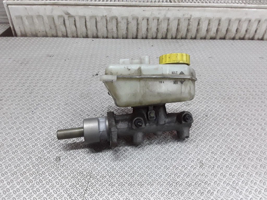 Master brake cylinder