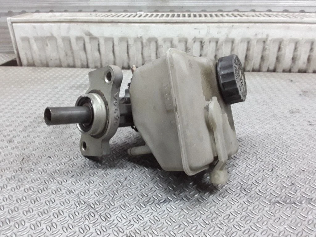 Master brake cylinder – Volvo S80 (1999-2003)