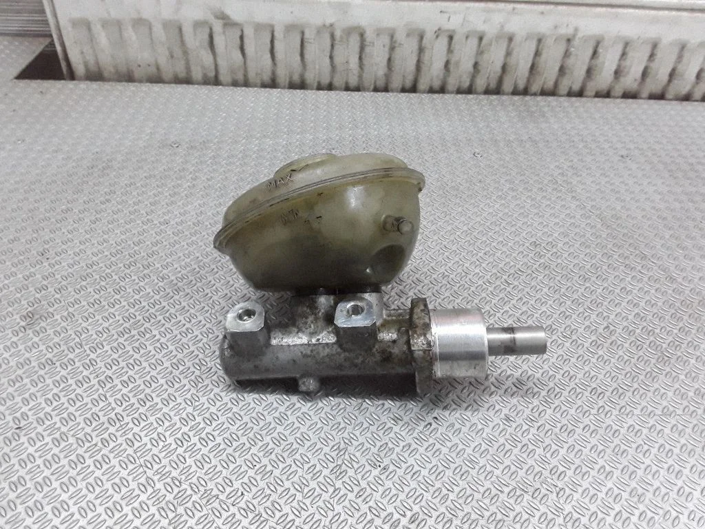 Piduri peasilinder 8D0611301
