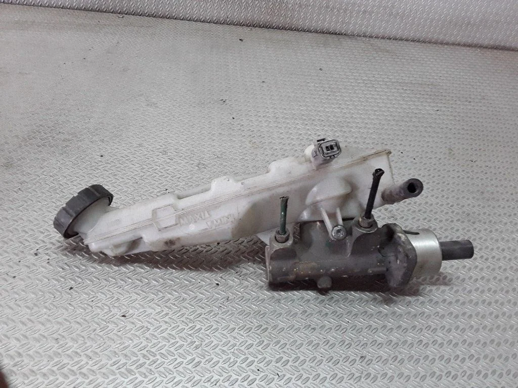 Master brake cylinder 8200129957