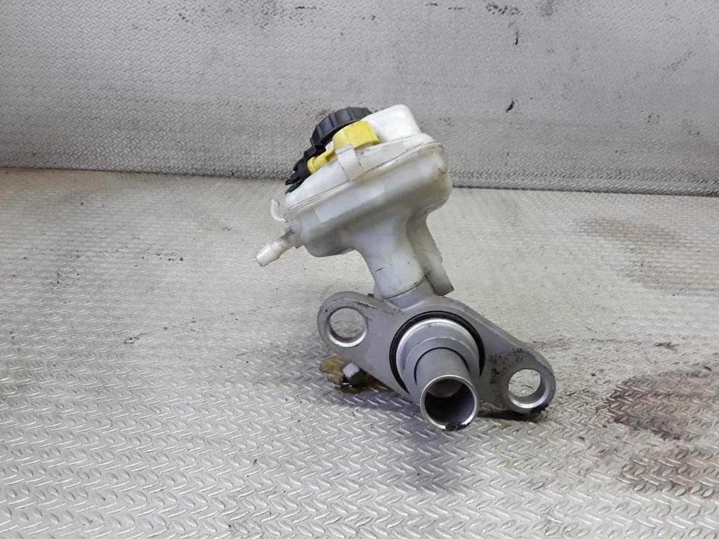 Master brake cylinder – Chevrolet Cruze (2009-2016)