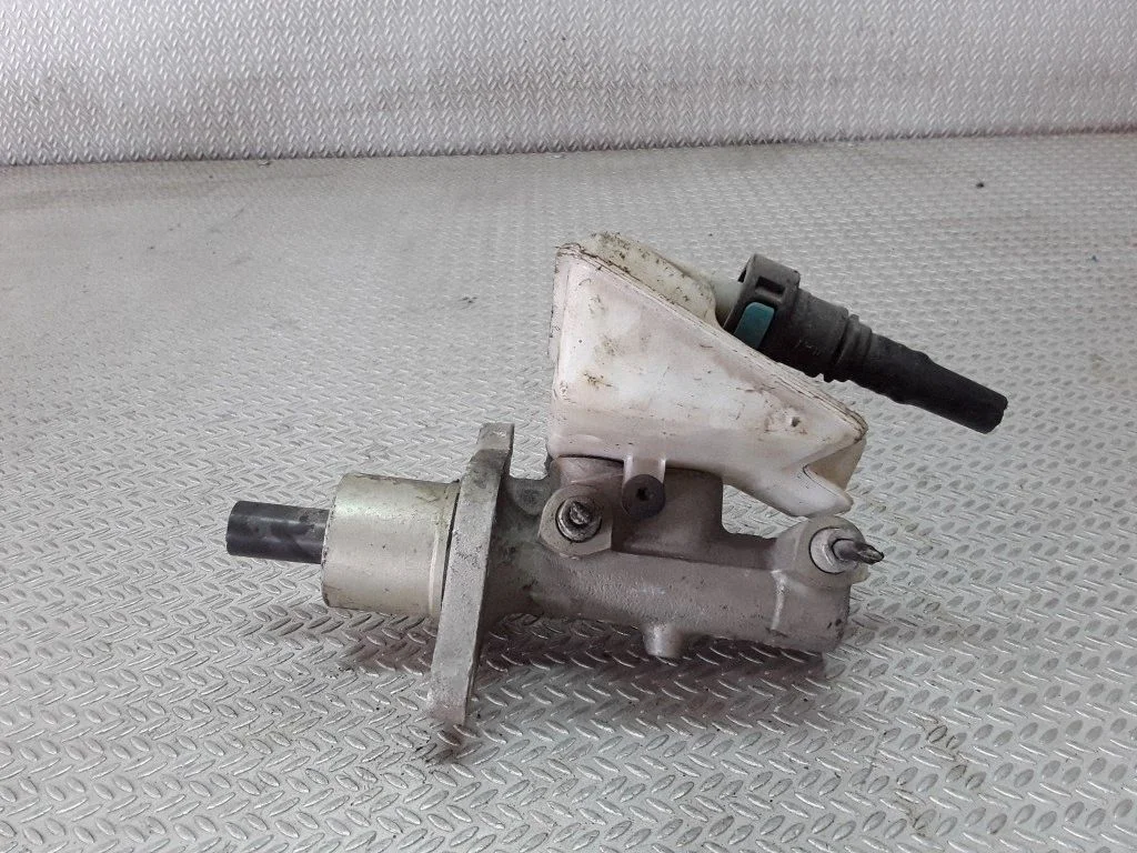 Master brake cylinder – Ford Focus C-MAX (2003-2010)