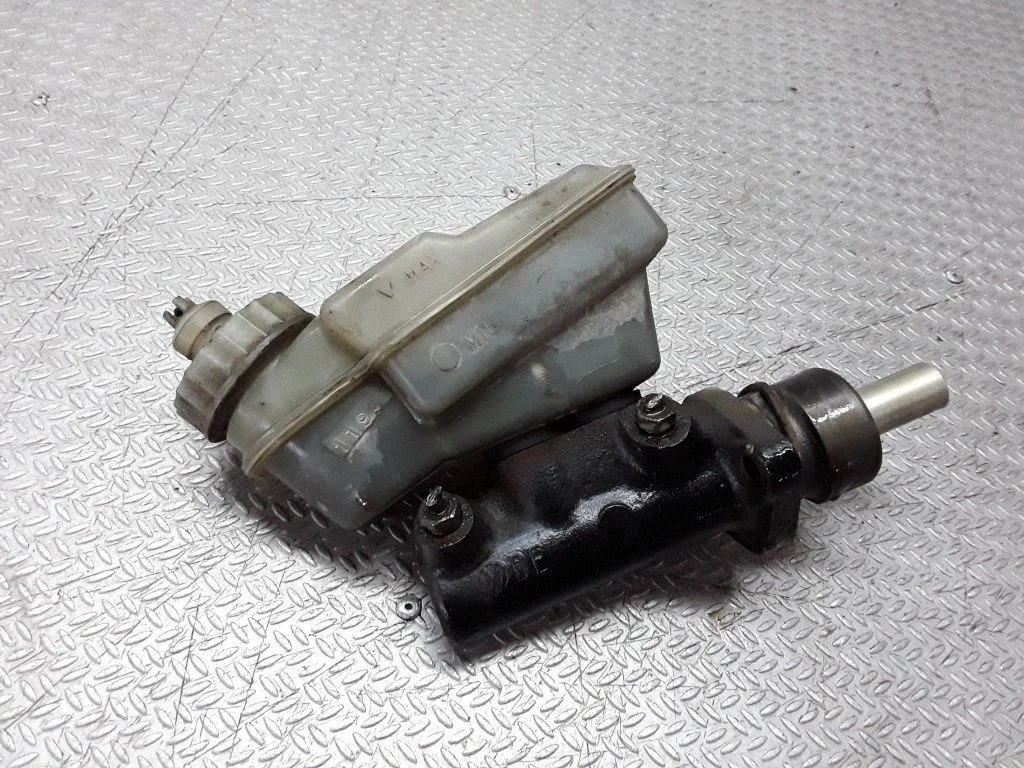 Pompa hamulcowa 701611303