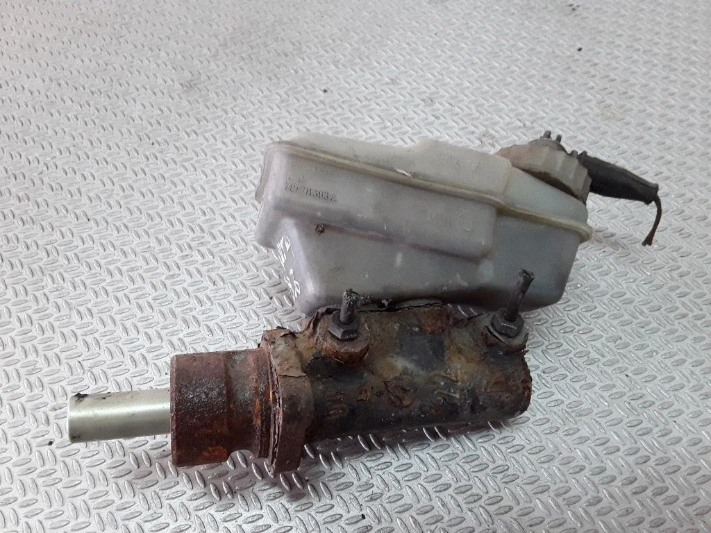 Pompa hamulcowa 701611303A