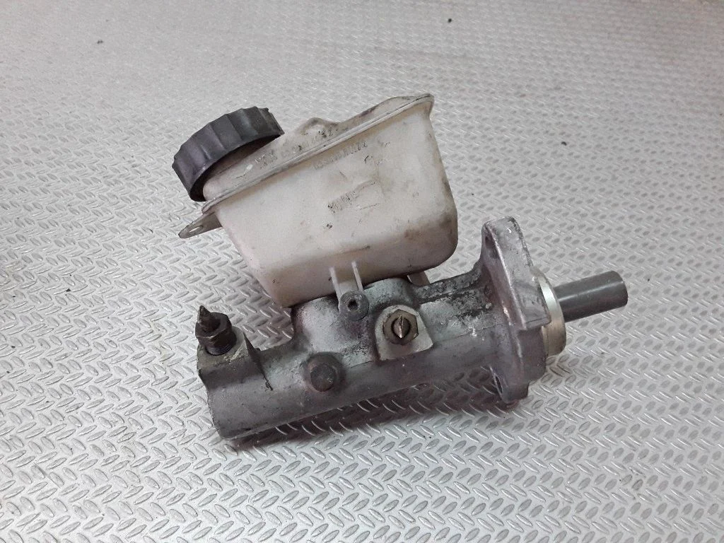 Master brake cylinder – Volvo V70 (2000-2004)