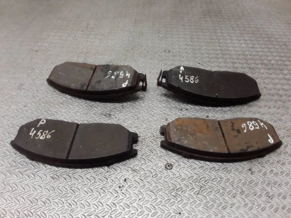 Brake pads (front)