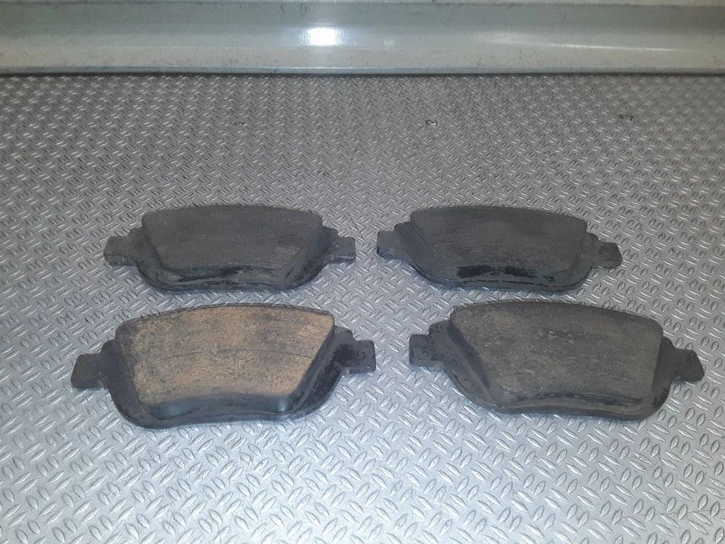 Klocki hamulcowe (przednie)
