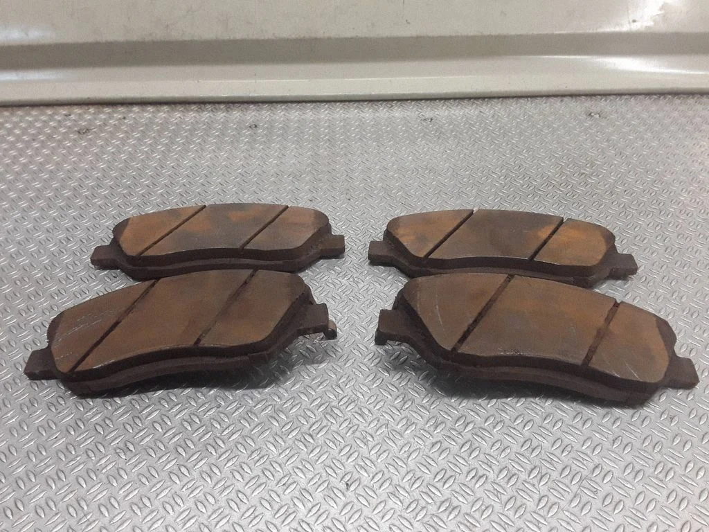 Brake pads (front)