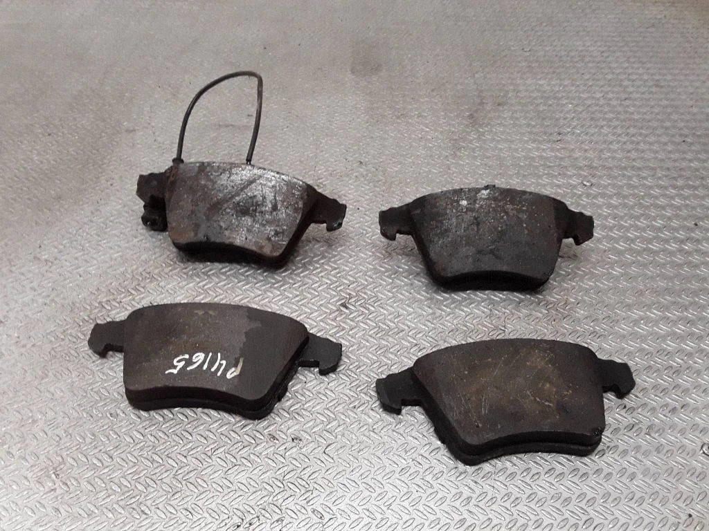 Piduriklotsid (esimesed) – Volkswagen Touareg I (2002-2010)