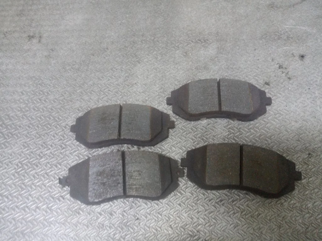 Brake pads (front)