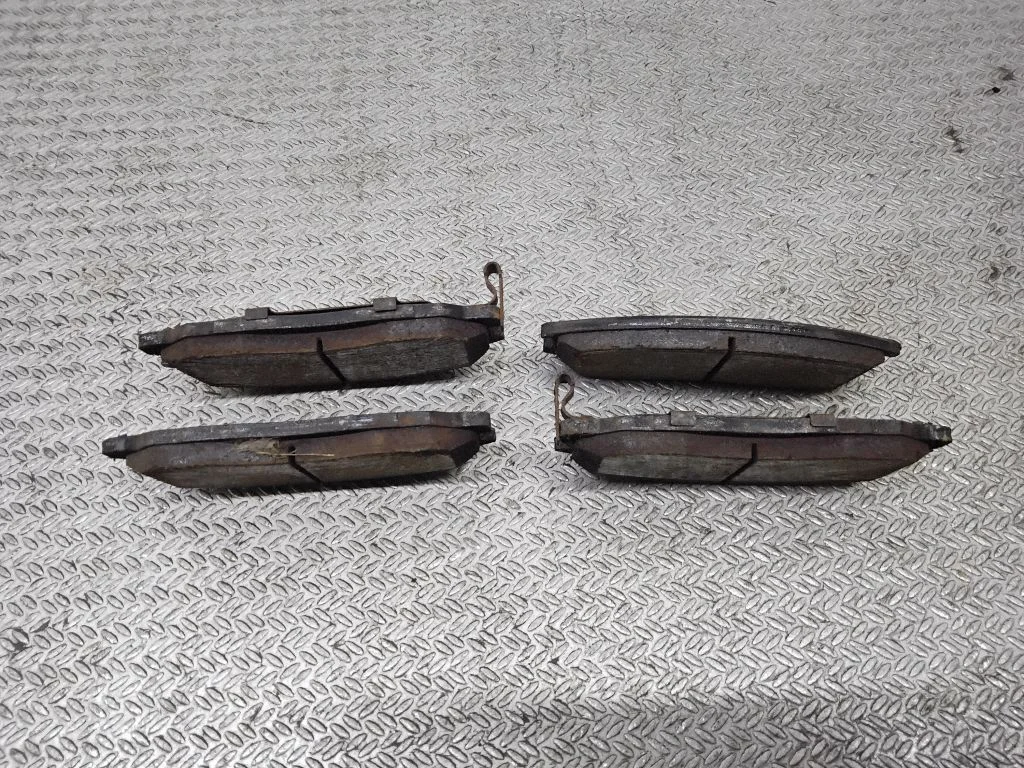 Brake pads (front)