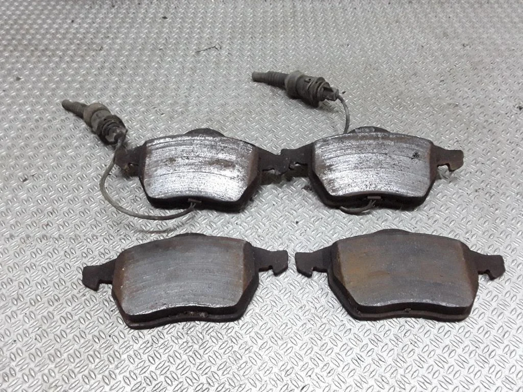 Piduriklotsid (esimesed) – Audi A6 S6 C4 4A (1994-1997)