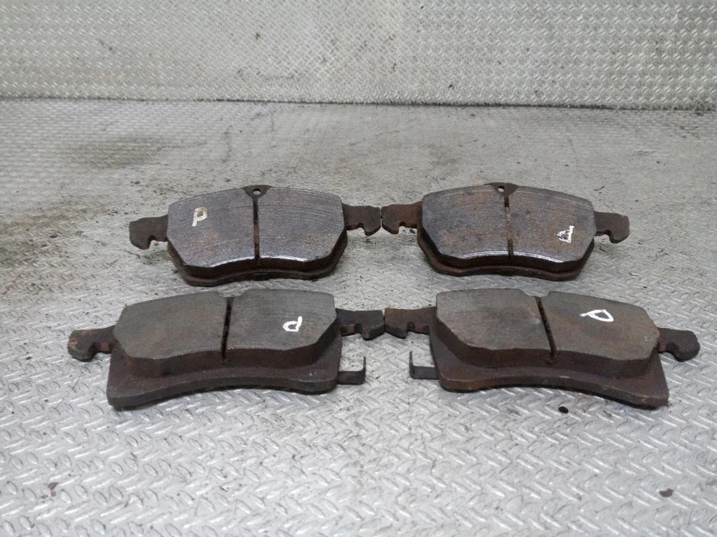 Klocki hamulcowe (przednie)