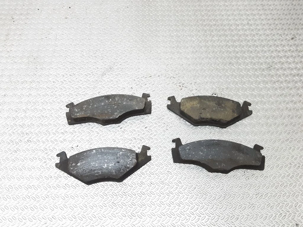 Brake pads (front)