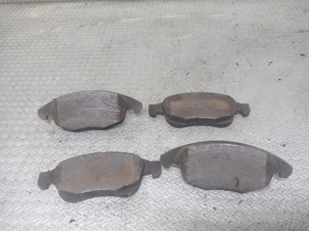 Brake pads (front)