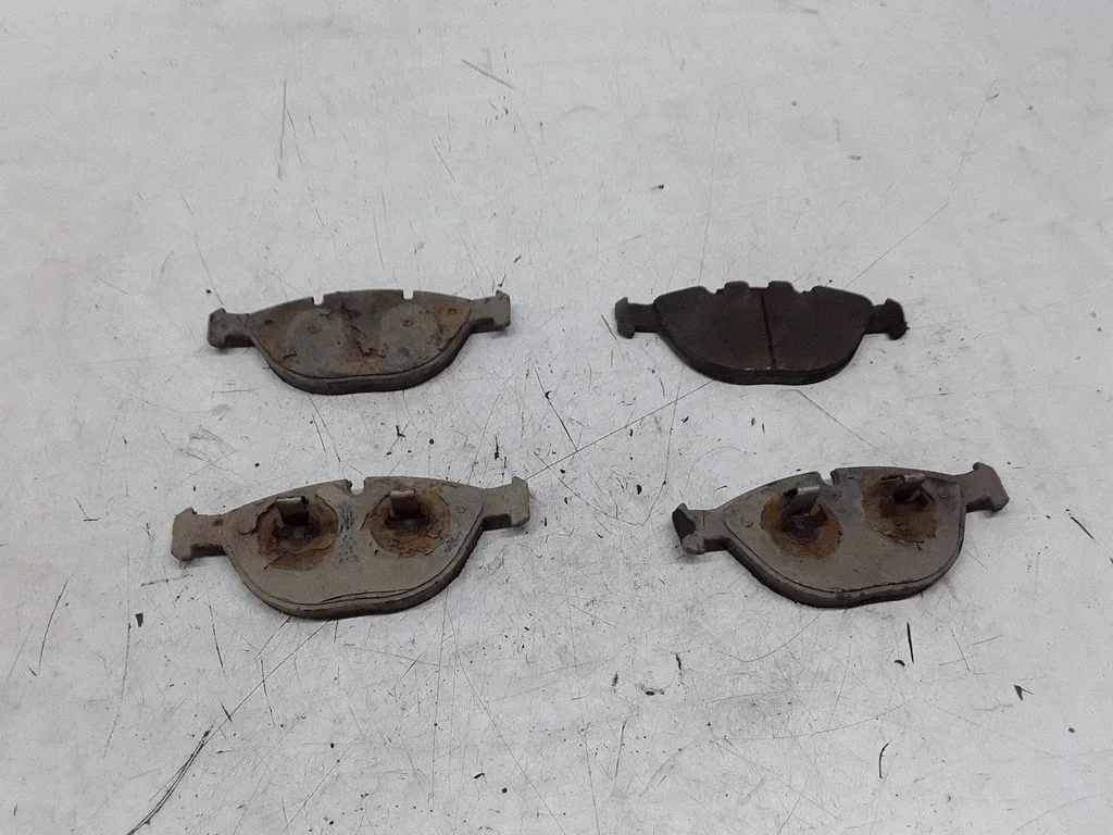 Piduriklotsid (esimesed) – BMW X5 E53 (1999-2006)
