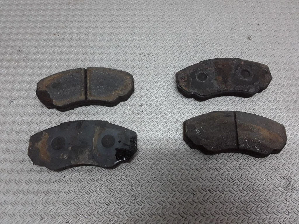 Brake pads (front)