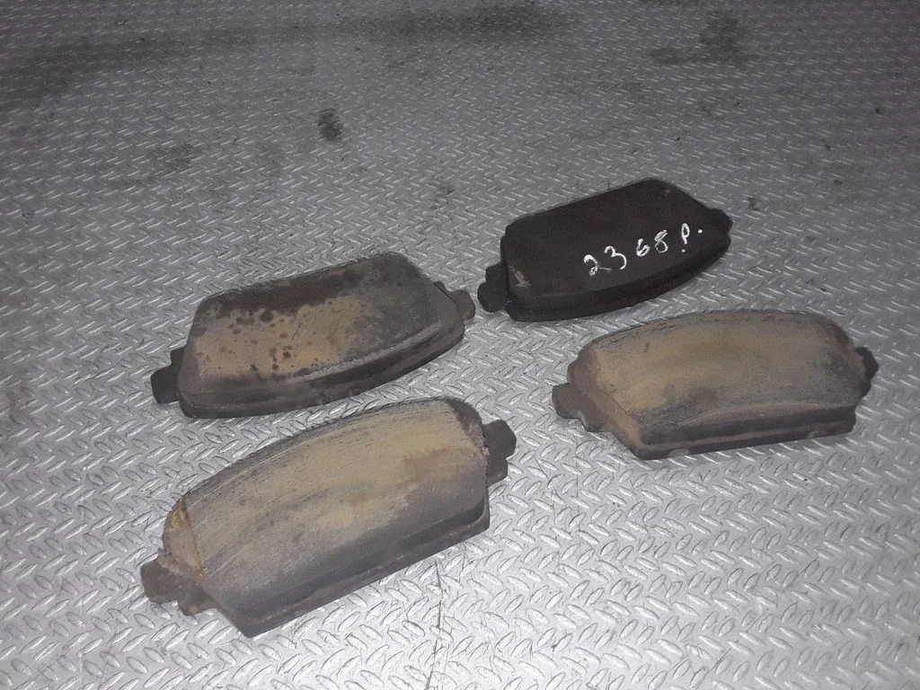 Brake pads (front)