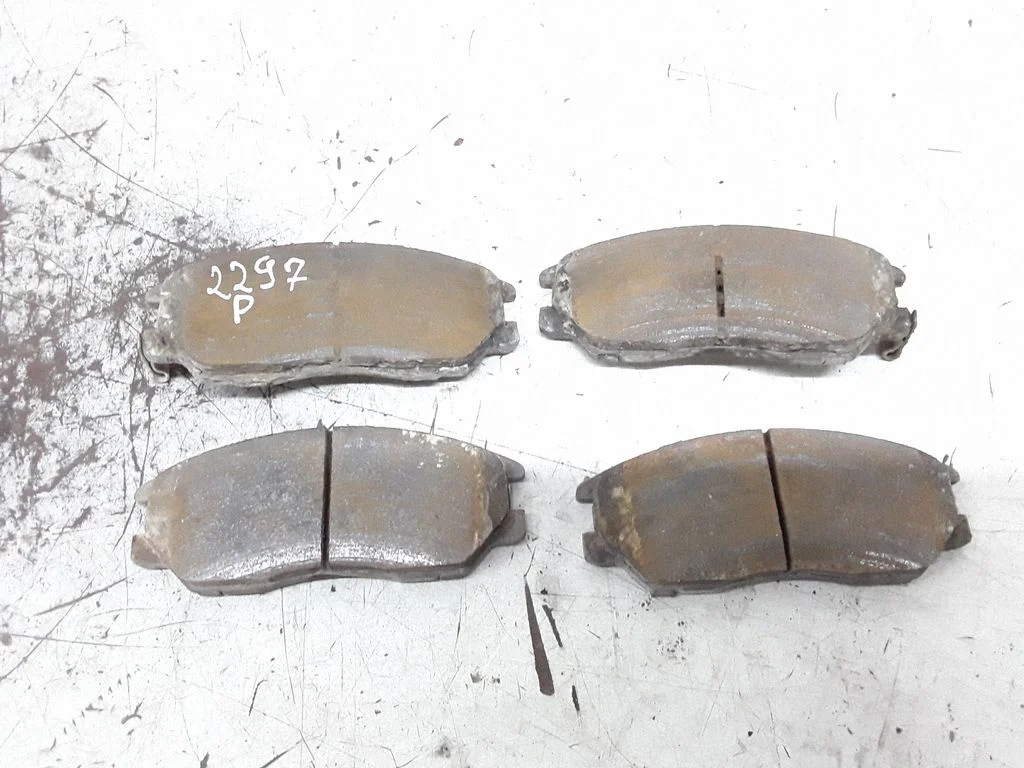 Brake pads (front)