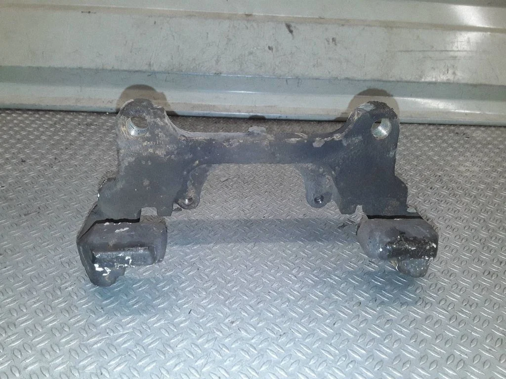 Piduriklotside hoidik/kandur (esimene)