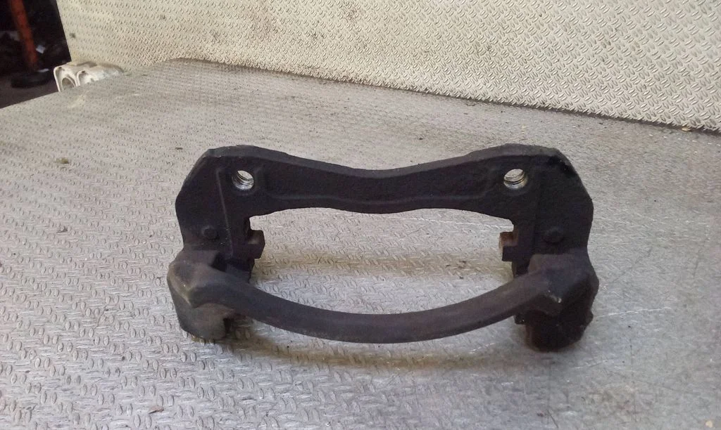 Piduriklotside hoidik/kandur (esimene)