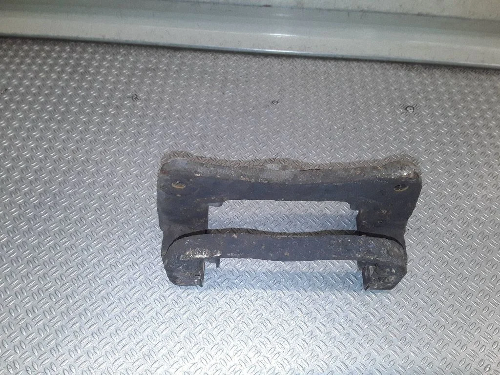 Piduriklotside hoidik/kandur (esimene)