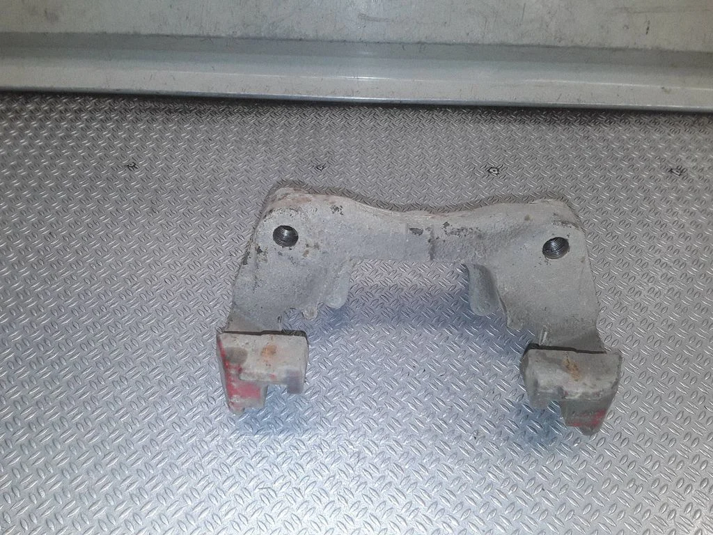 Piduriklotside hoidik/kandur (esimene)