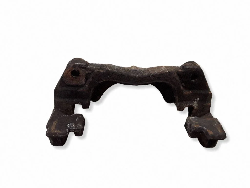 Piduriklotside hoidik/kandur (esimene) – parem