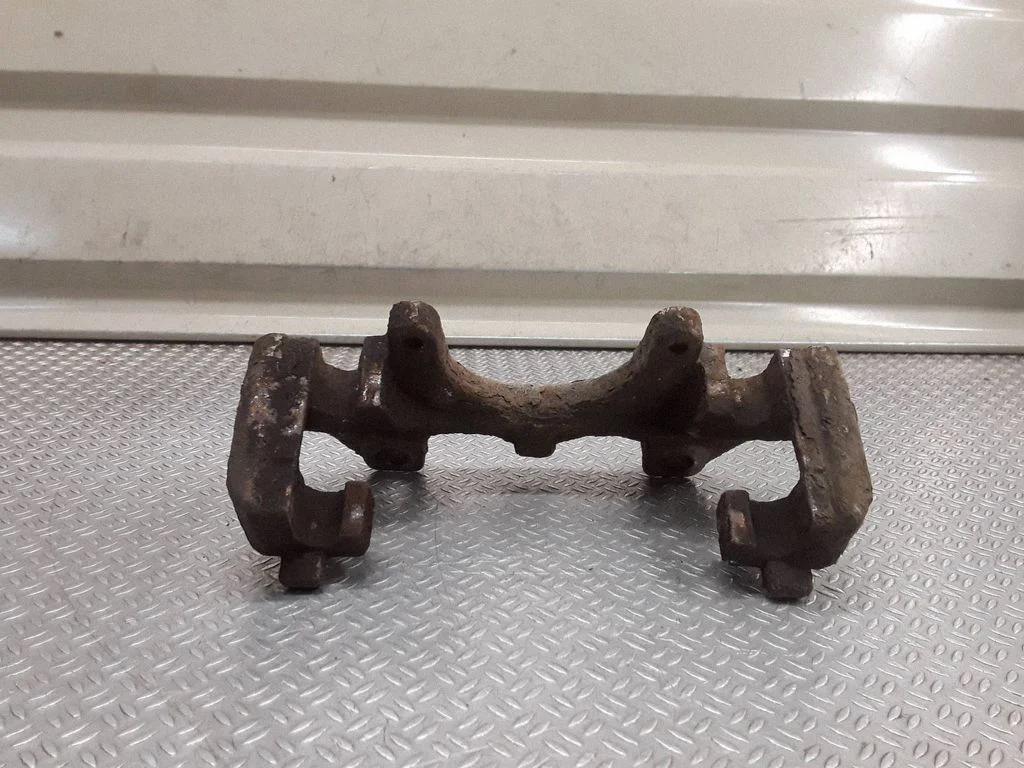 Piduriklotside hoidik/kandur (esimene)