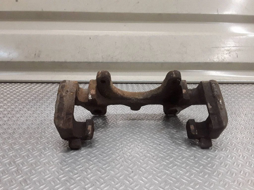 Piduriklotside hoidik/kandur (esimene)