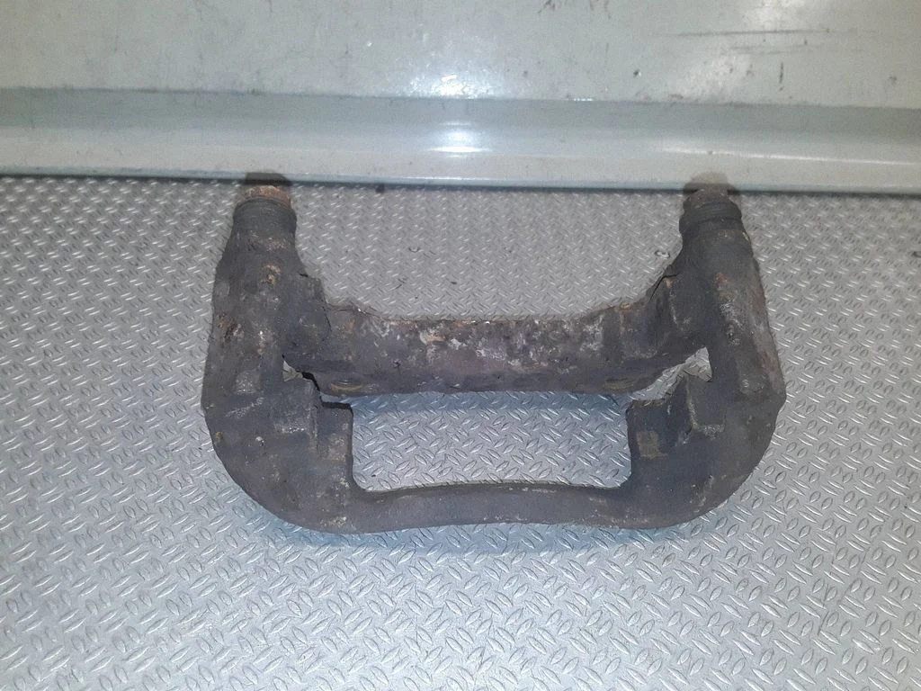 Piduriklotside hoidik/kandur (esimene)