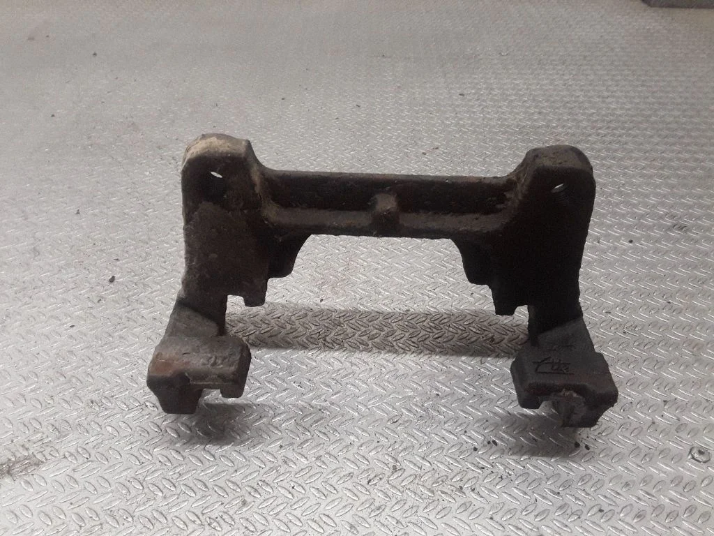 Piduriklotside hoidik/kandur (esimene)