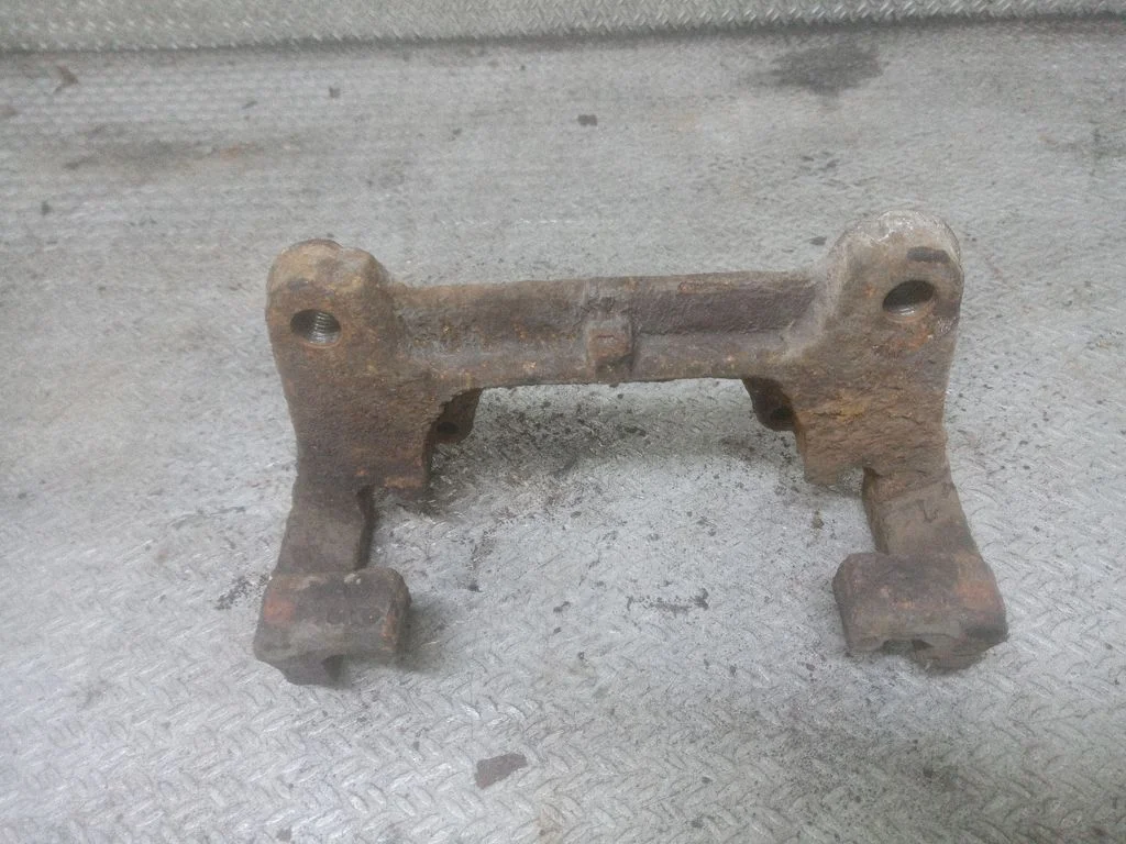 Piduriklotside hoidik/kandur (esimene)