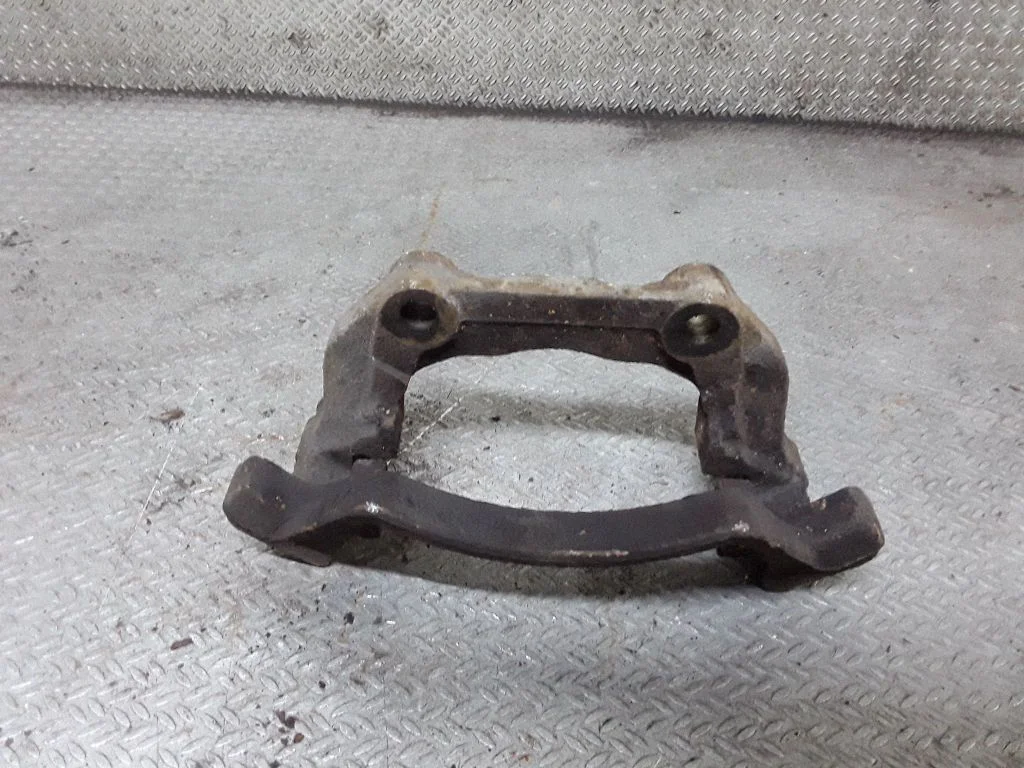 Piduriklotside hoidik/kandur (esimene)