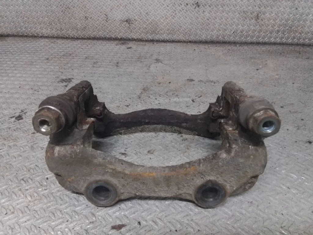 Piduriklotside hoidik/kandur (esimene)
